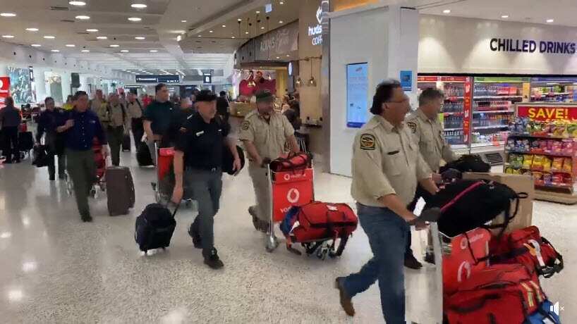 Canadian firefighters arrive in Sydney
