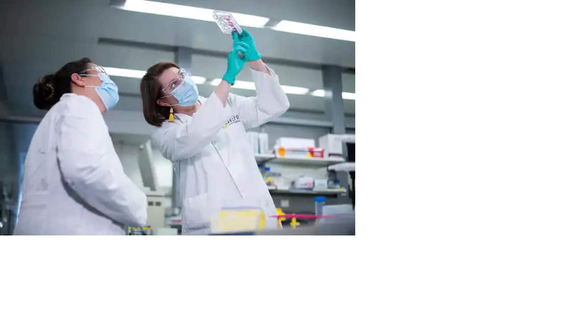 Dr Vanessa Bryant (right) is involved in a project that is looking to unravel how COVID-19 spreads within Australian households.