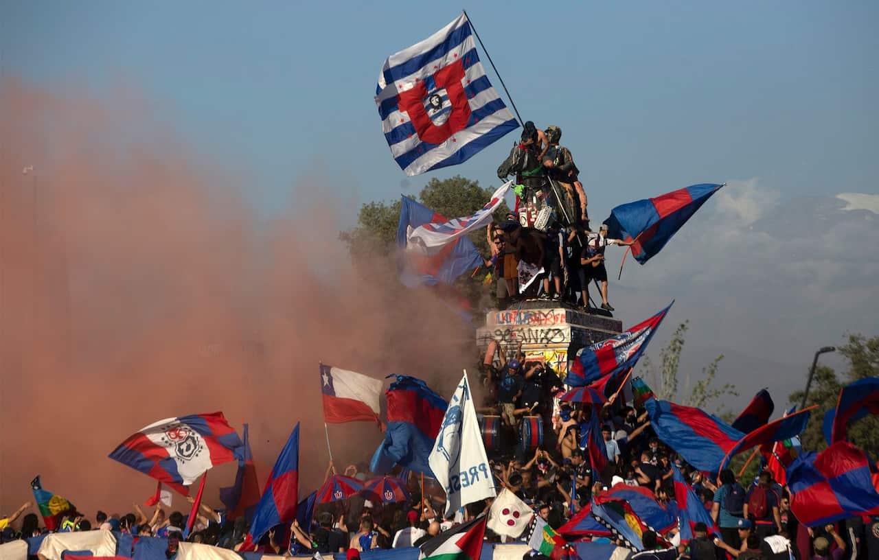 Protesters agains the government in Santiago, Chile, 2019