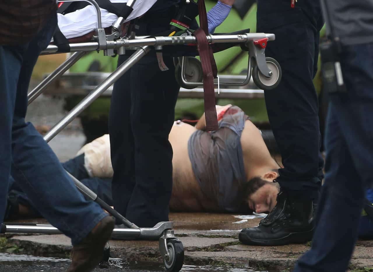 FBI, police and investigators and NYC terror Suspect Ahmad Khan Rahami shot on Elizabeth Ave 