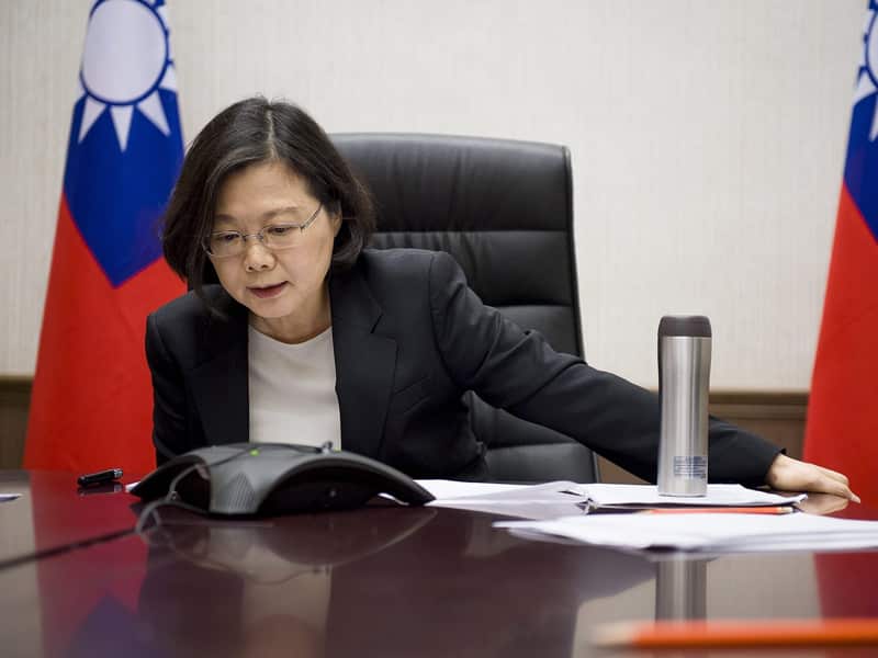 Taiwanese President Tsai Ing-wen on the phone with Donald Trump