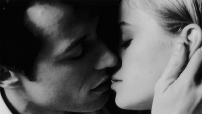 A scene from the movie "The Last Kiss"