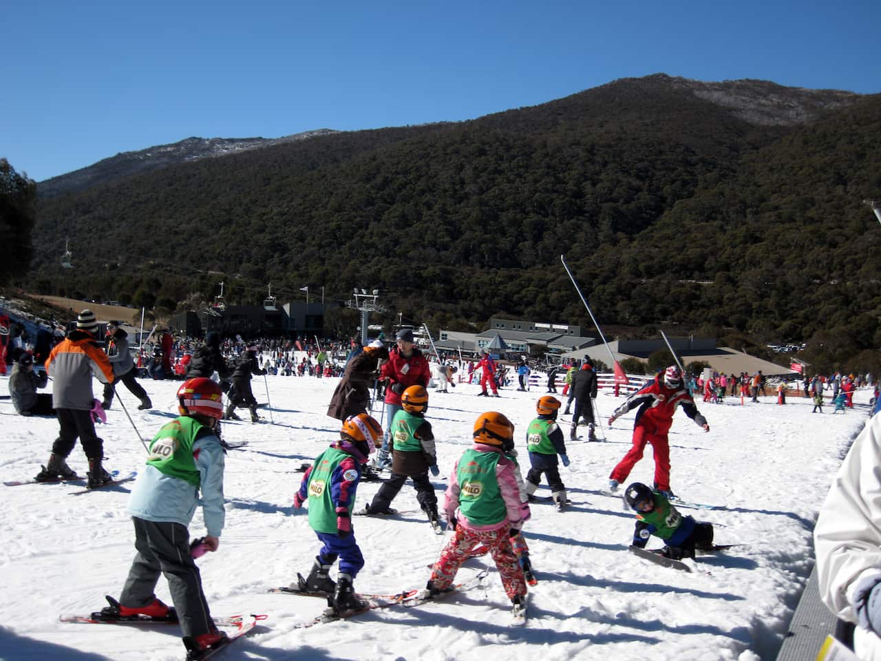 Youngsters enjoy their ski lesson at Thredbo on Saturday, Aug. 1, 2009. Thredbo, located in Mt Kosciuszko NSW Snow Fields, is only a few hours drive from Canberra. (AAP Image/ Lisa Martin) NO ARCHIVING