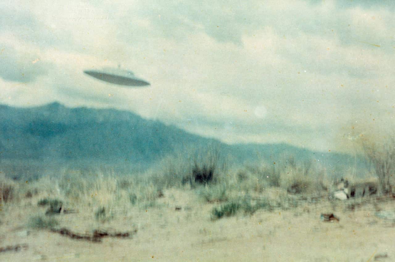 UFO whose three occupants  talked with Paul Villa near  Albuquerque ; we are not told  what they looked like 2 of 2      Date: 18 April 1965