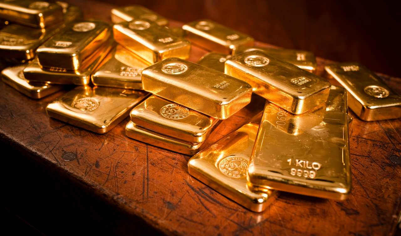 A stash of 1 million dollars of Gold at the Perth Mint in Western Australia August 9, 2011. (AAP Image/Tony McDonough) 