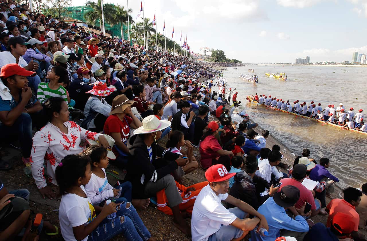 Cambodian Supermoon water festival in Phnom Penh
