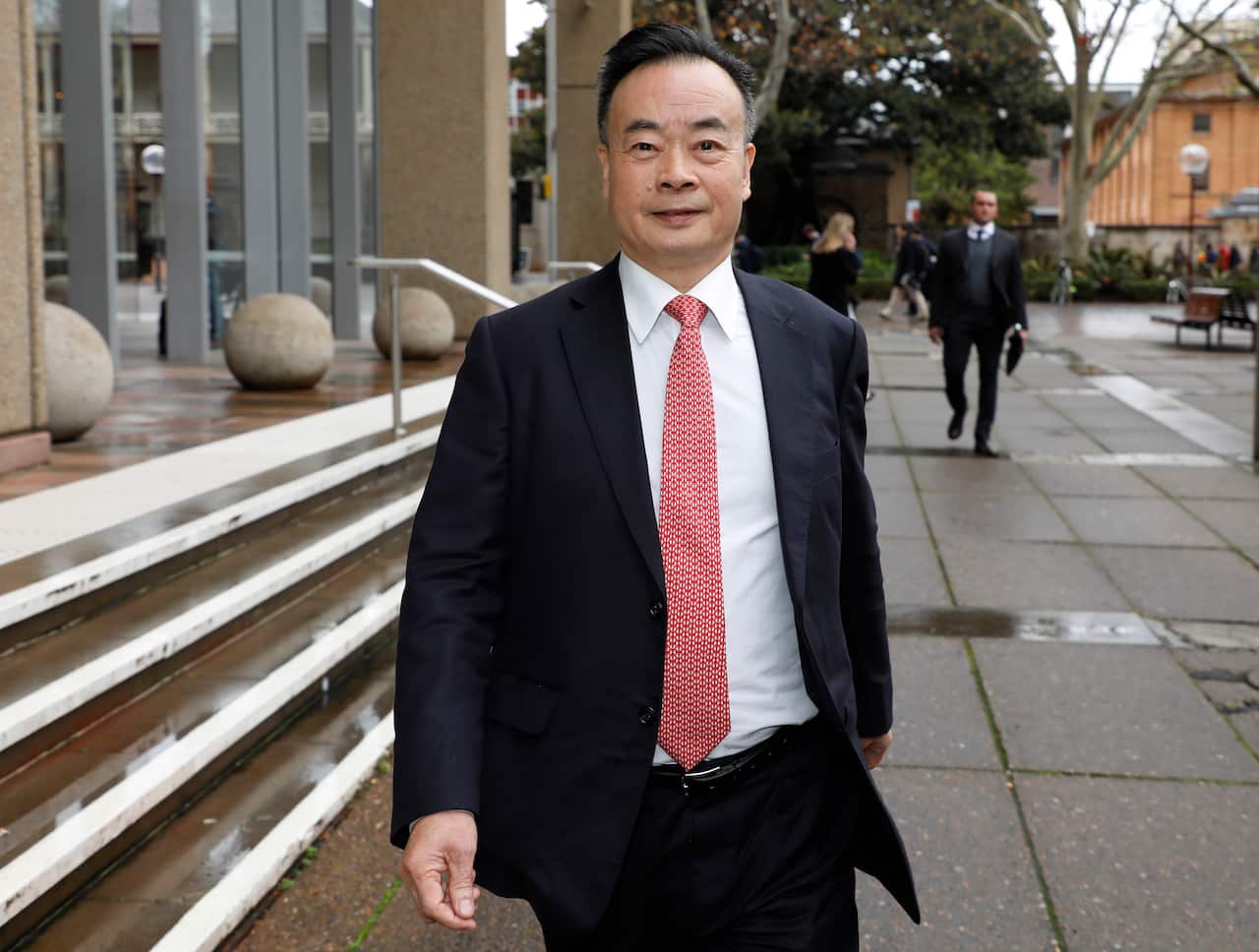 Chau Chak Wing leaves the Federal Court, in Sydney, Tuesday, June 19, 2018.  Chinese-Australian billionaire Chau Chak Wing is suing Fairfax Media and a journalist for defamation over a 2015 online article. (AAP Image/Chris Pavlich) NO ARCHIVING