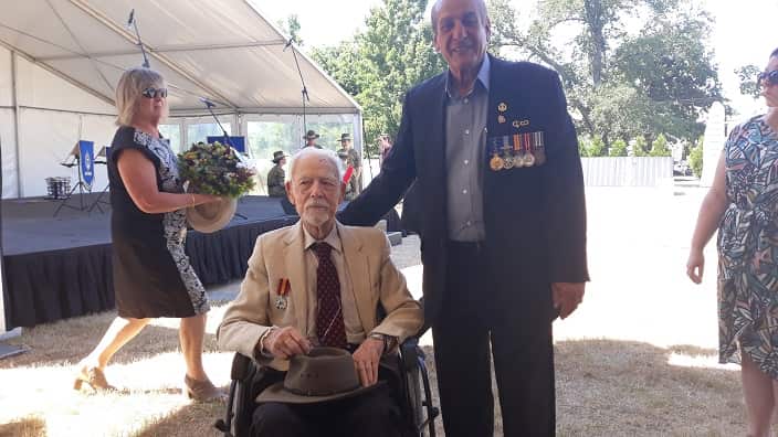 WWII veteran and ex-prisoner of war, Bill Rudd and the head of the Hellenic RSL, Steve Kyritsis. 