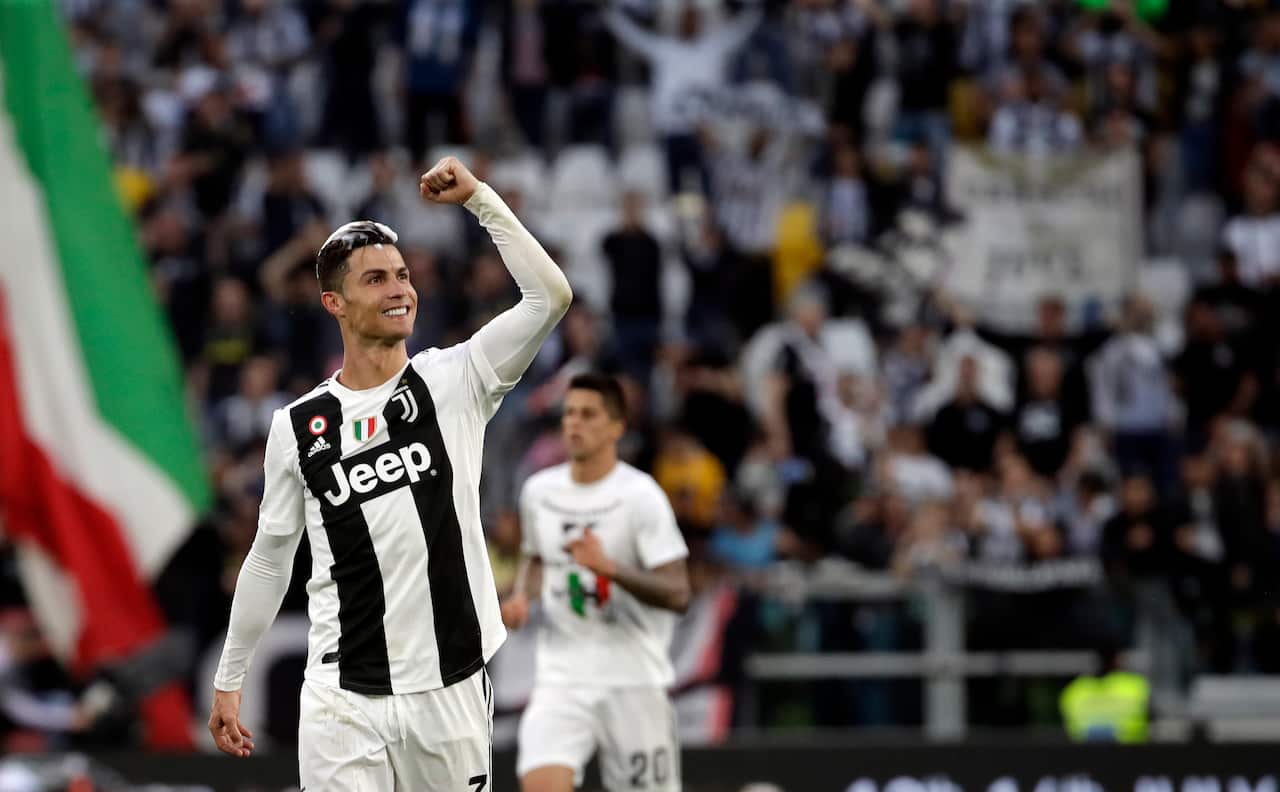 In tre stagioni con la maglia della Juventus, Ronaldo ha vinto due scudetti, due Supercoppe Italiane e due Coppe Italia