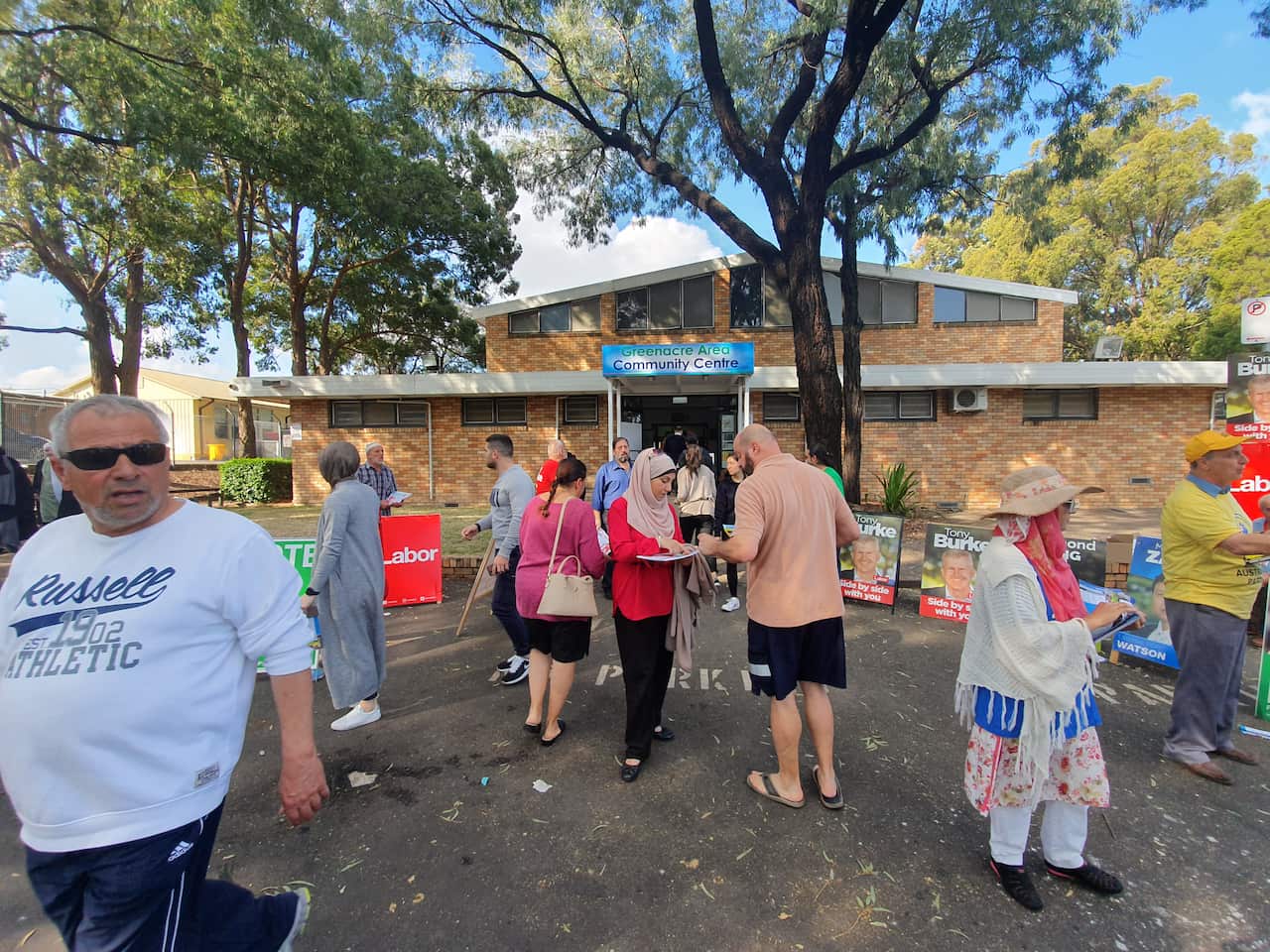 Voting Center in Green Acre 