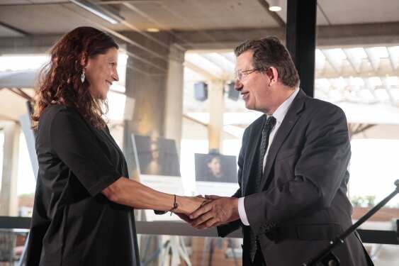 Emerging Thought Leader Prize winner, Associate Professor Adriana Vergés, is congratulated by UNSW President and Vice-Chancellor, Professor Ian Jacobs.
