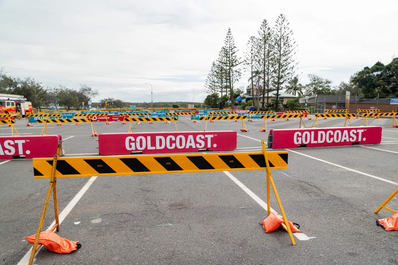 حذر وزير الصحة غريغ هانت الأستراليين من أن عطلة عيد الفصح الطويلة قد تكون الأكثر حسما في المعركة ضد تفشي فيروس كورونا.  البقاء في المنزل كانت الرسالة التي وجهها كل الزعماء السياسيين في البلاد والتي تحذر من أن الوقت الحالي ليس مناسبا للتخلي عن قواعد التباع