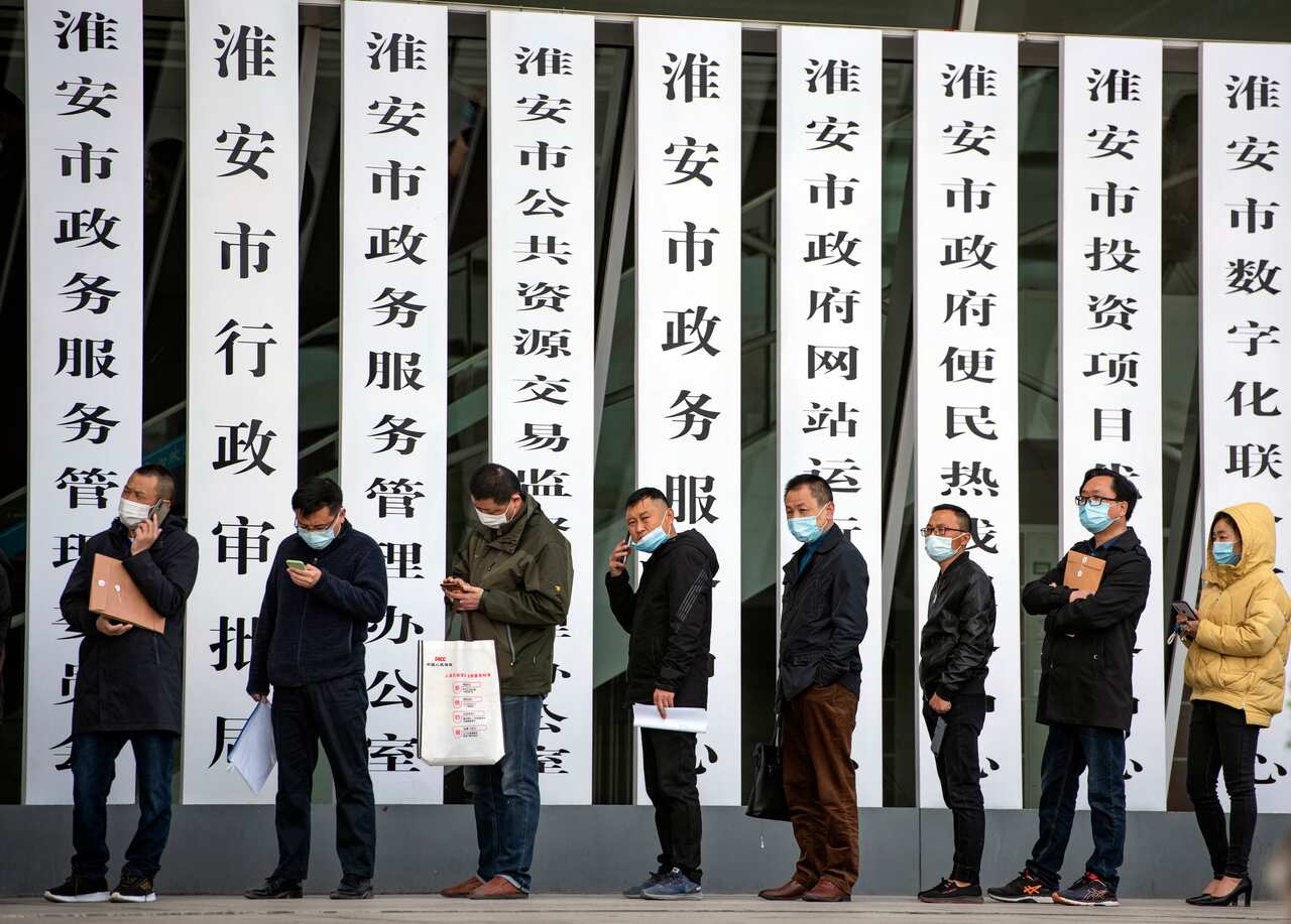 The administrative examination and approval center has not yet arrived at working hours,