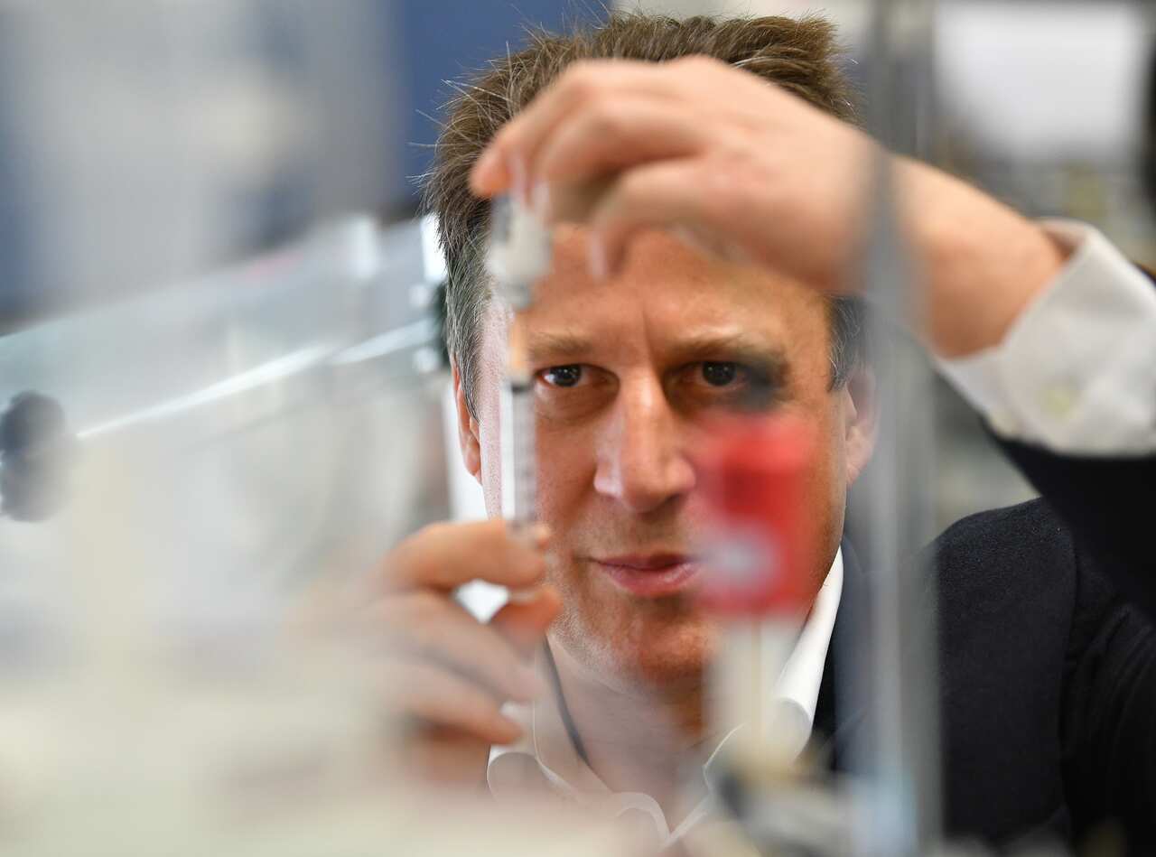 البروفيسور نيكولاي بتروفسكي 