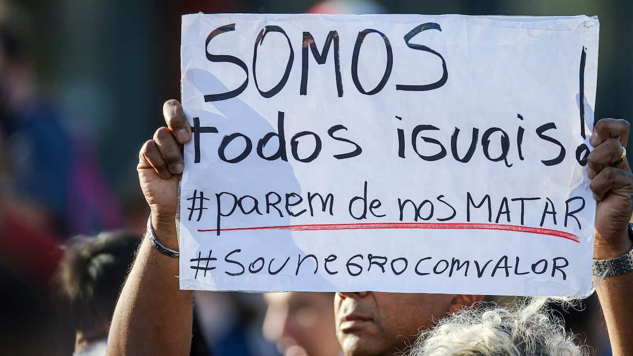 Carrefour prostests violence