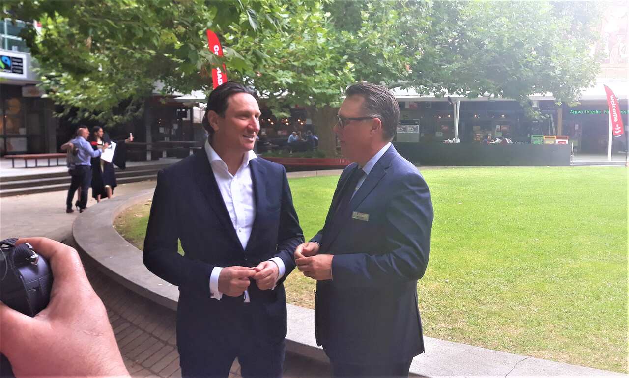 Bill Papastergiadis OAM, President Greek Community of Melbourne and La Trobe Vice-Chancellor Professor John Dewar. 