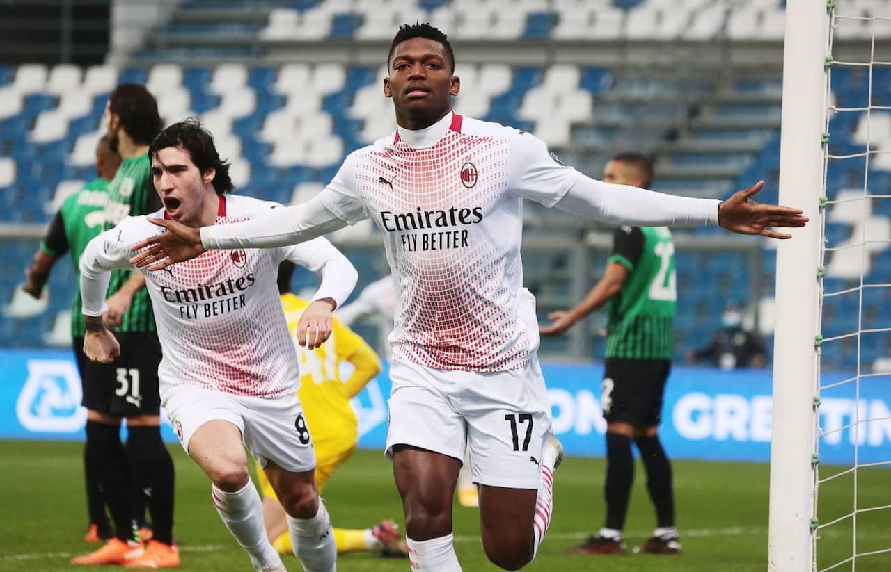 L'esultanza di Rafael Leão dopo il gol contro il Sassuolo, il più veloce di sempre nella storia della Serie A