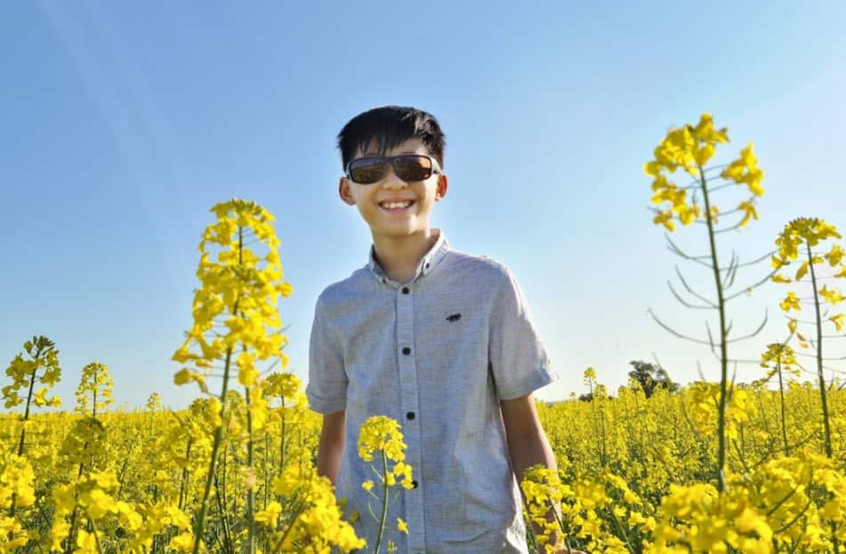 Evan hiện đang là học sinh trường The McDonald College ở Sydney.