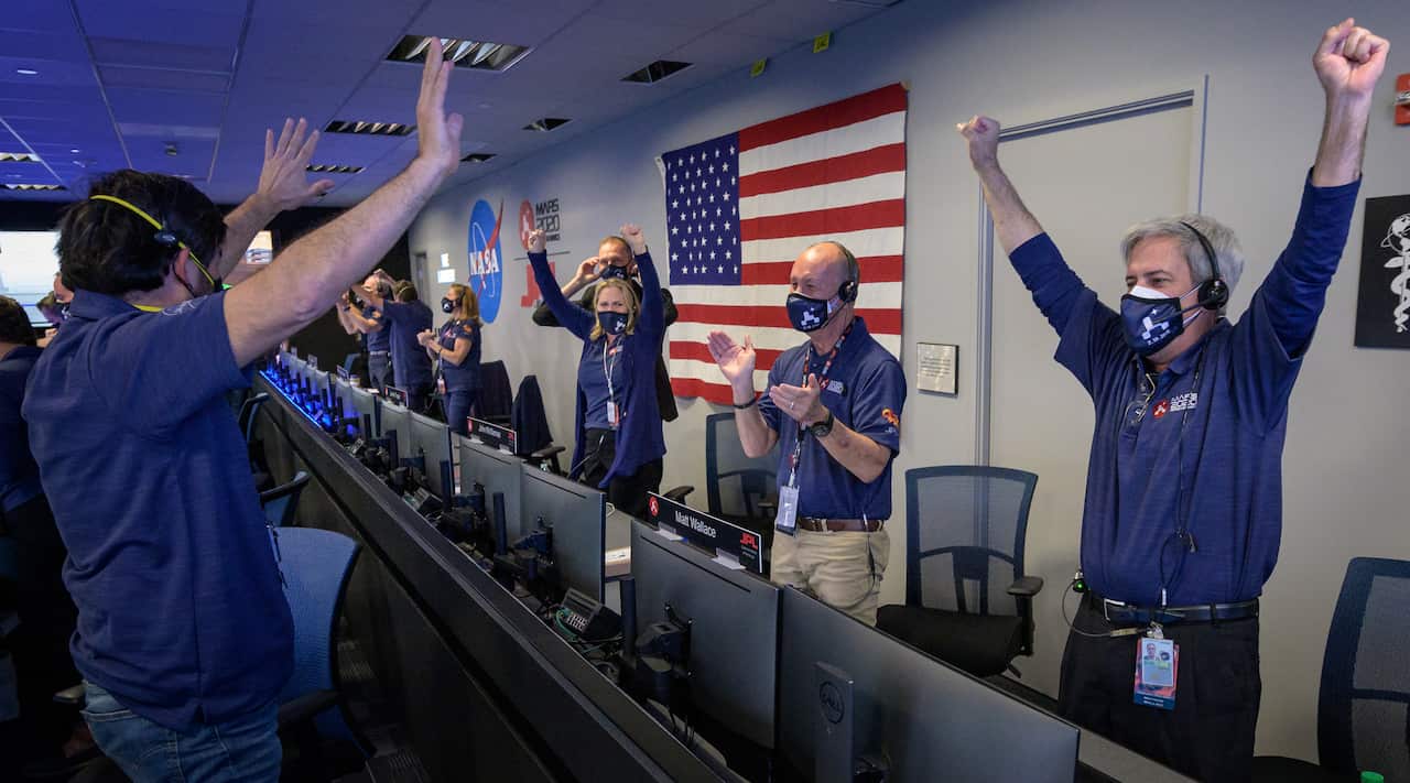 L'entusiasmo del team di scienziati della NASA al momento dell'atterraggio di Perseverance sul suolo marziano, nel febbraio scorso