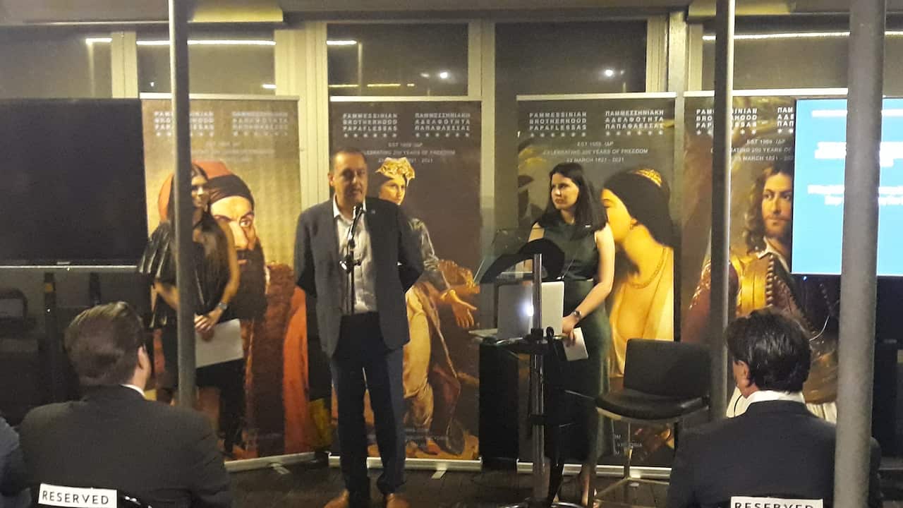 Αντώνης Τσουρδαλάκης.