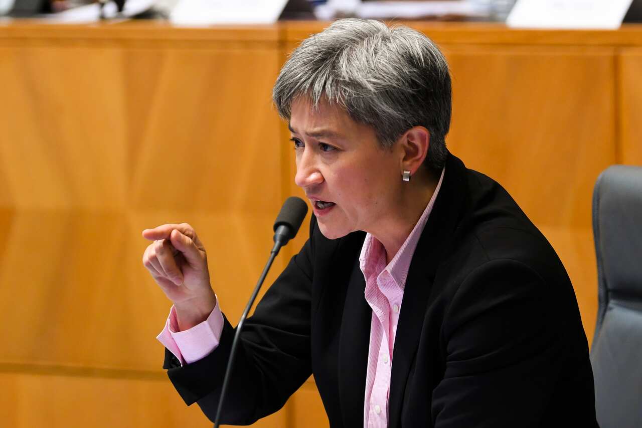 연방 노동당 페니 웡 의원/ Leader of the Opposition in the Senate Penny Wong speaks during Senate Estimates at Parliament House in Canberra, Wednesday, March 24, 2021. (AAP Image/Lukas Coch) NO ARCHIVING