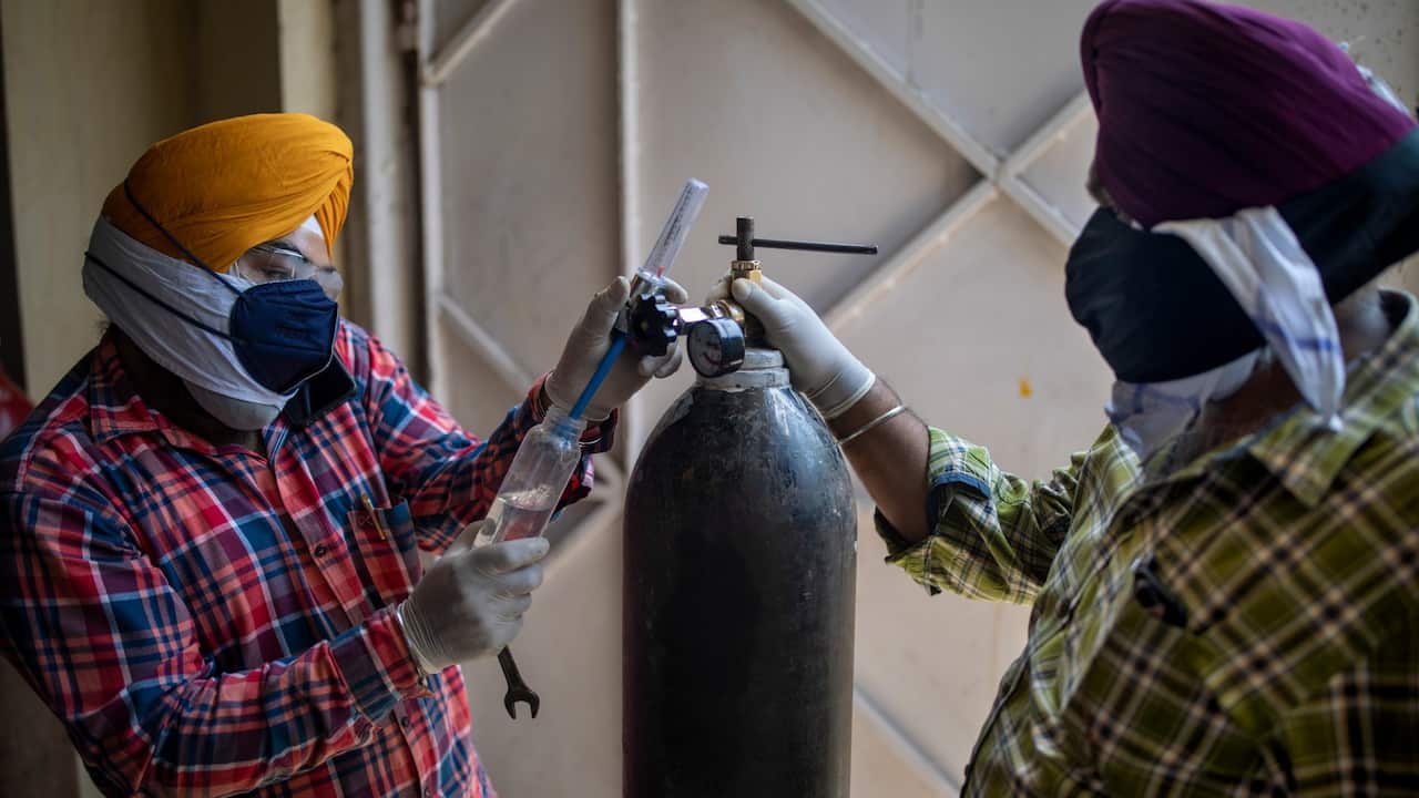 Australians travelling home