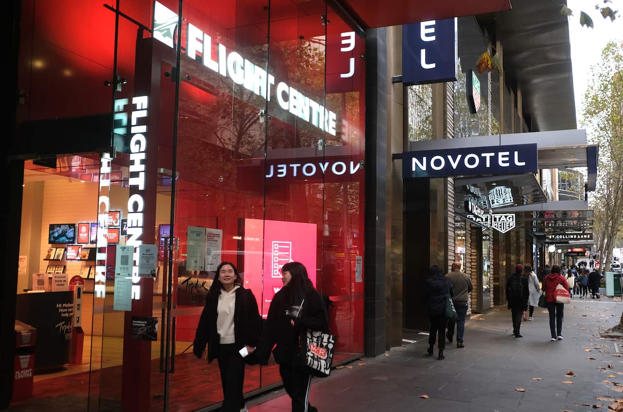 General view of people walking and shopping in the CBD of Melbourne, Monday, May 10, 2021. The Australian Bureau of Statistics has release its estimates of retail turnover in March 2021. (AAP Image/Luis Ascui) NO ARCHIVING