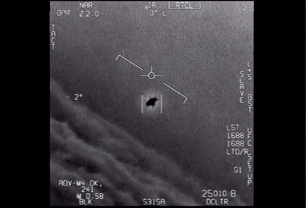 The image from video provided by the Department of Defense labelled Gimbal, from 2015, (Department of Defense via AP)