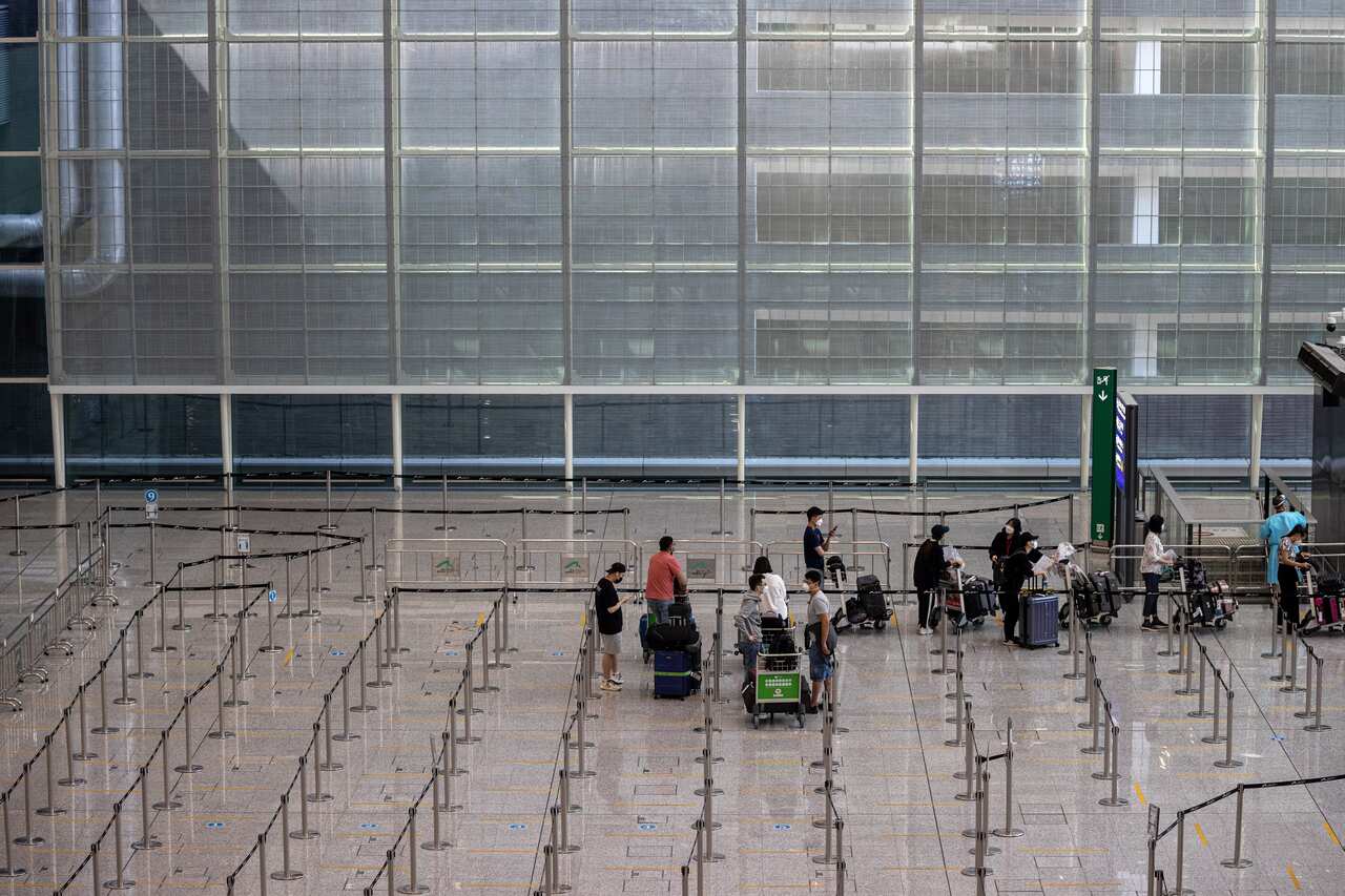 【香港熔斷機制】布市情侶無悔橫越半個地球曲線抵港 （示意圖）。