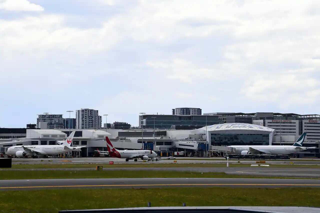 Some 89,900 more people left than arrived in Australia in 2020-21 because of the international border closure.