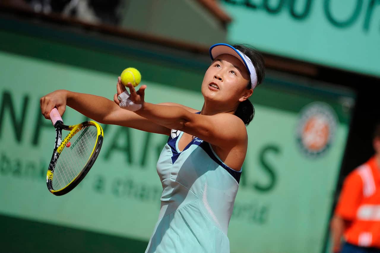 本月初，彭帥曾在微博網站帖文、對現年 75 歲的張高麗提出性侵指控，但大約半小時後，有關帖文就於網絡上消失，彭帥之後也一直再無音訊，與事件相關的關鍵詞在中國亦完全無法搜尋。