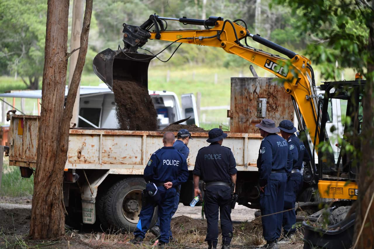NSW Police search an area of bush, 1km from the former home of William Tyrrells foster grandmother in Kendall, mid north coast of NSW, Thursday, November 18, 2021. NSW Police are investigating new theories about the mysterious disappearance of William Tyr