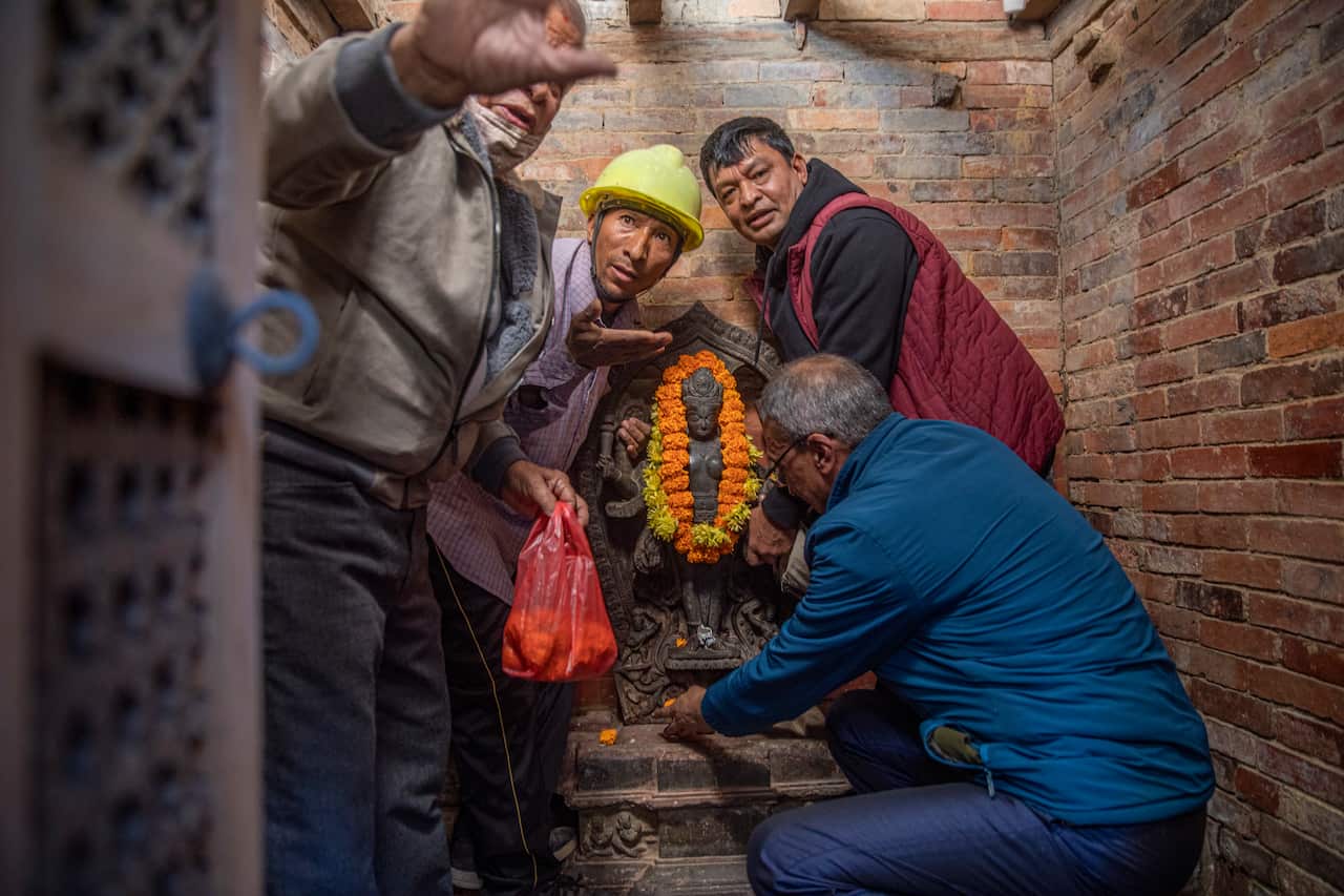 The rare stone statue of Laxmi-Narayan believed to be 800 years old was stolen in 1984 and later spotted at the Dallas Museum of Art. The US Federal Bureau of Investigation (FBI) handed over the statue to the Nepal embassy in Washington, USA, on 06 March 