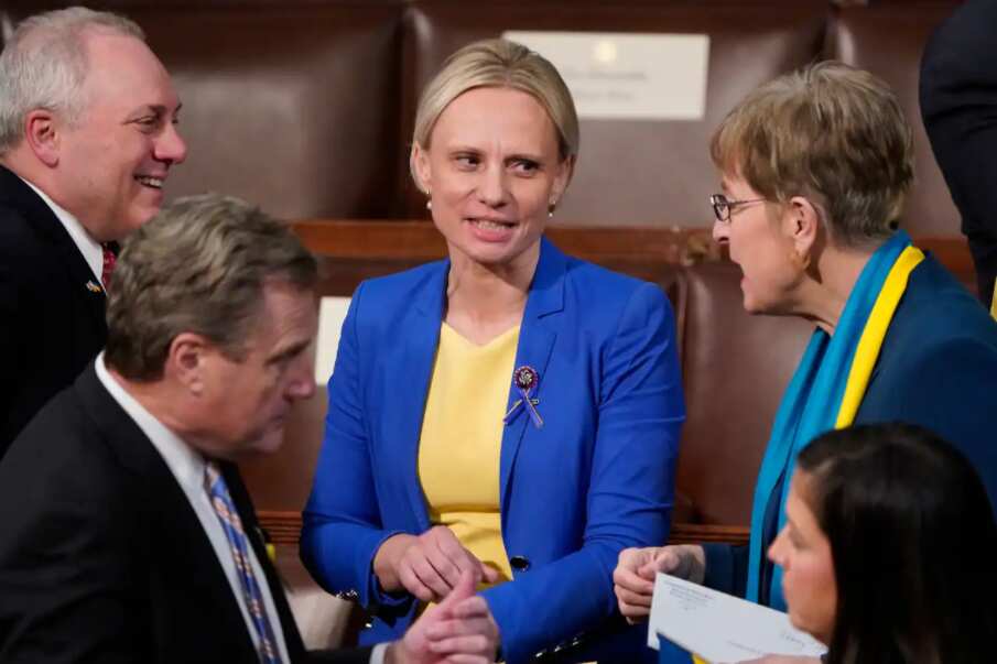 Many representatives wore blue and yellow in support of Ukraine.