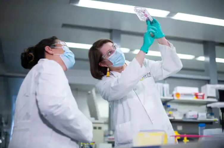 Dr Vanessa Bryant (right) is involved in a project that is looking to unravel how COVID-19 spreads within Australian households.