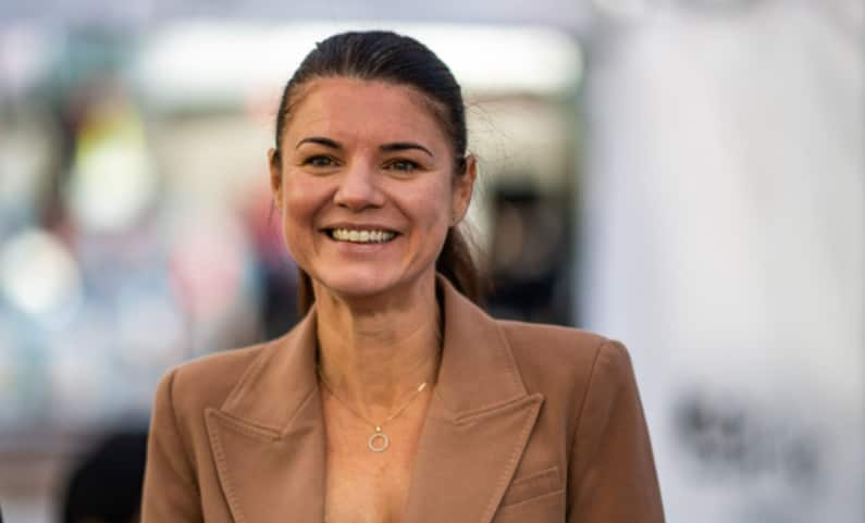 Member for Reid, Ms Fiona Martin (Φωτεινή Μπαρμπούτη)