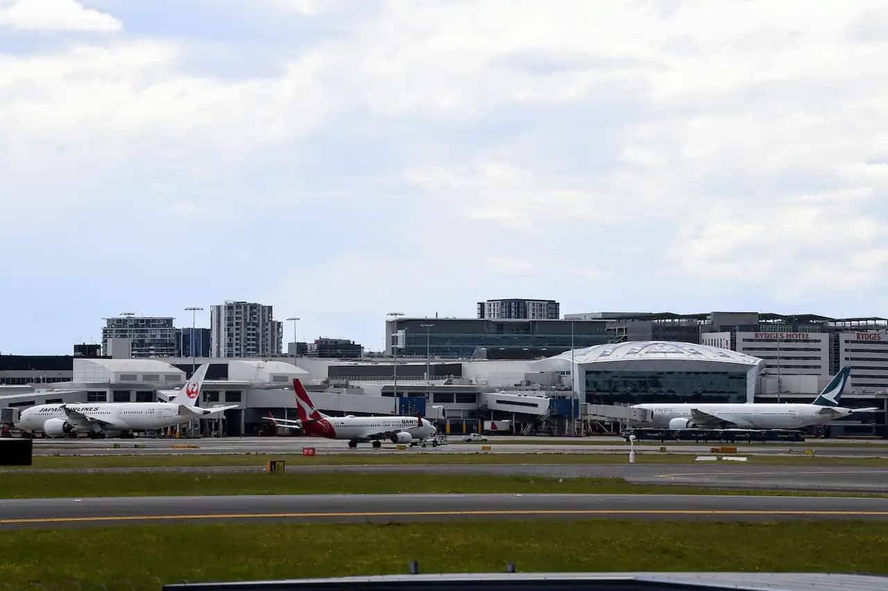 Some 89,900 more people left than arrived in Australia in 2020-21 because of the international border closure.