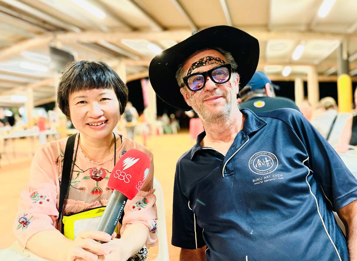 墨尔本大学教授彼得·博茨曼（Peter Botsman）接受SBS普通话节目记者陈芸采访。 