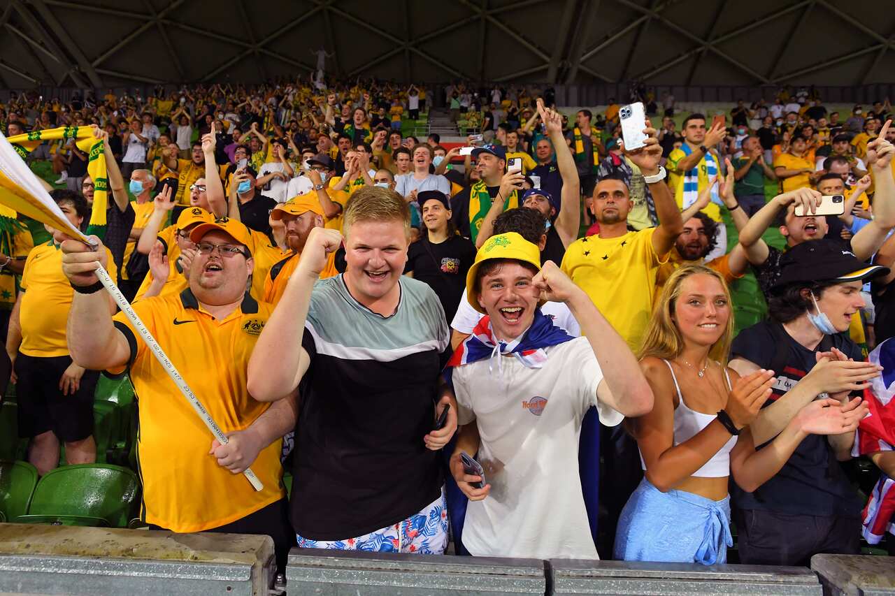 A Austrália festeja a vitória a penalties dos seus Socceroos contra o Peru. Catar, aí vão os australianos