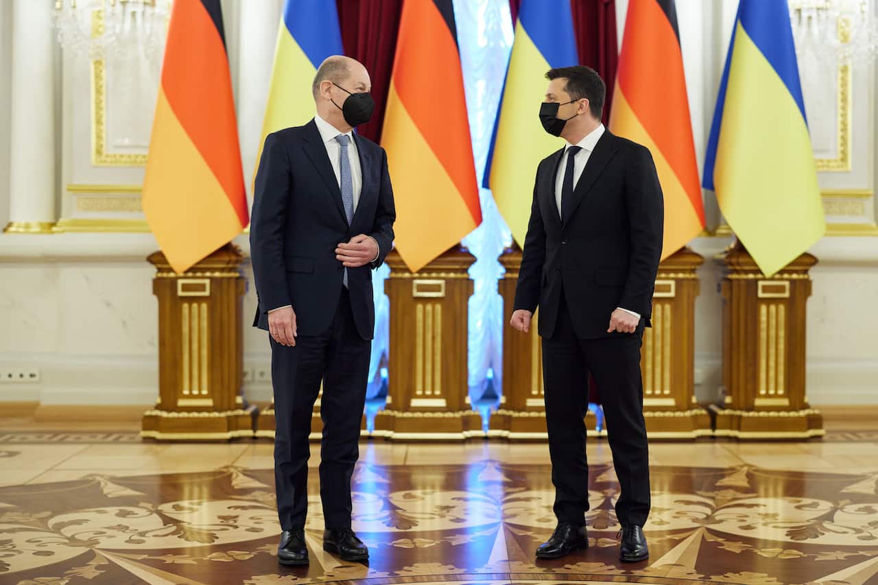 Kiev - un'immagine dell'incontro tra il Cancelliere tedesco Olaf Scholz e il Presidente ucraino Volodymyr Zelensky