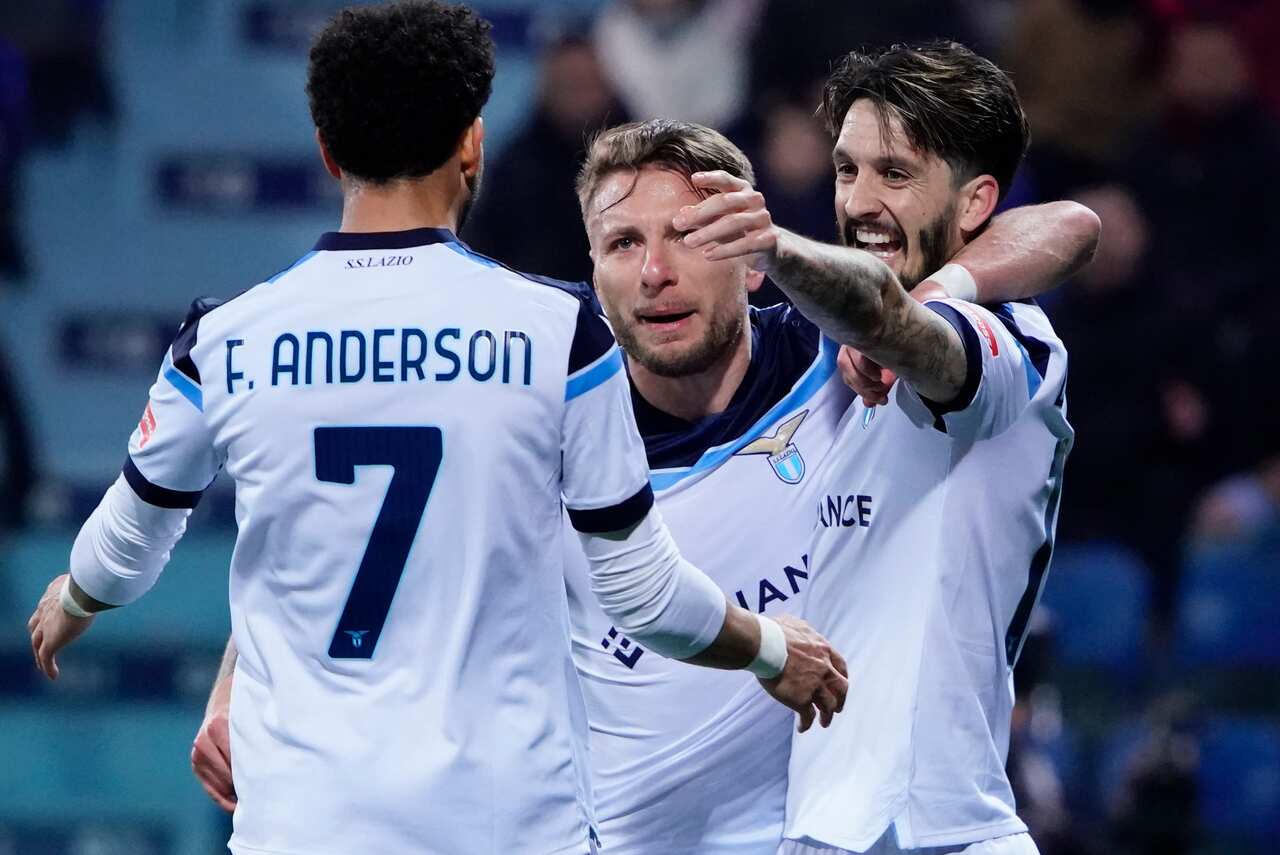 Anderson, Luis Alberto e Immobile (che ha agganciato Silvio Piola in testa ai marcatori all time della Lazio) a segno nel successo dei biancocelesti a Cagliari