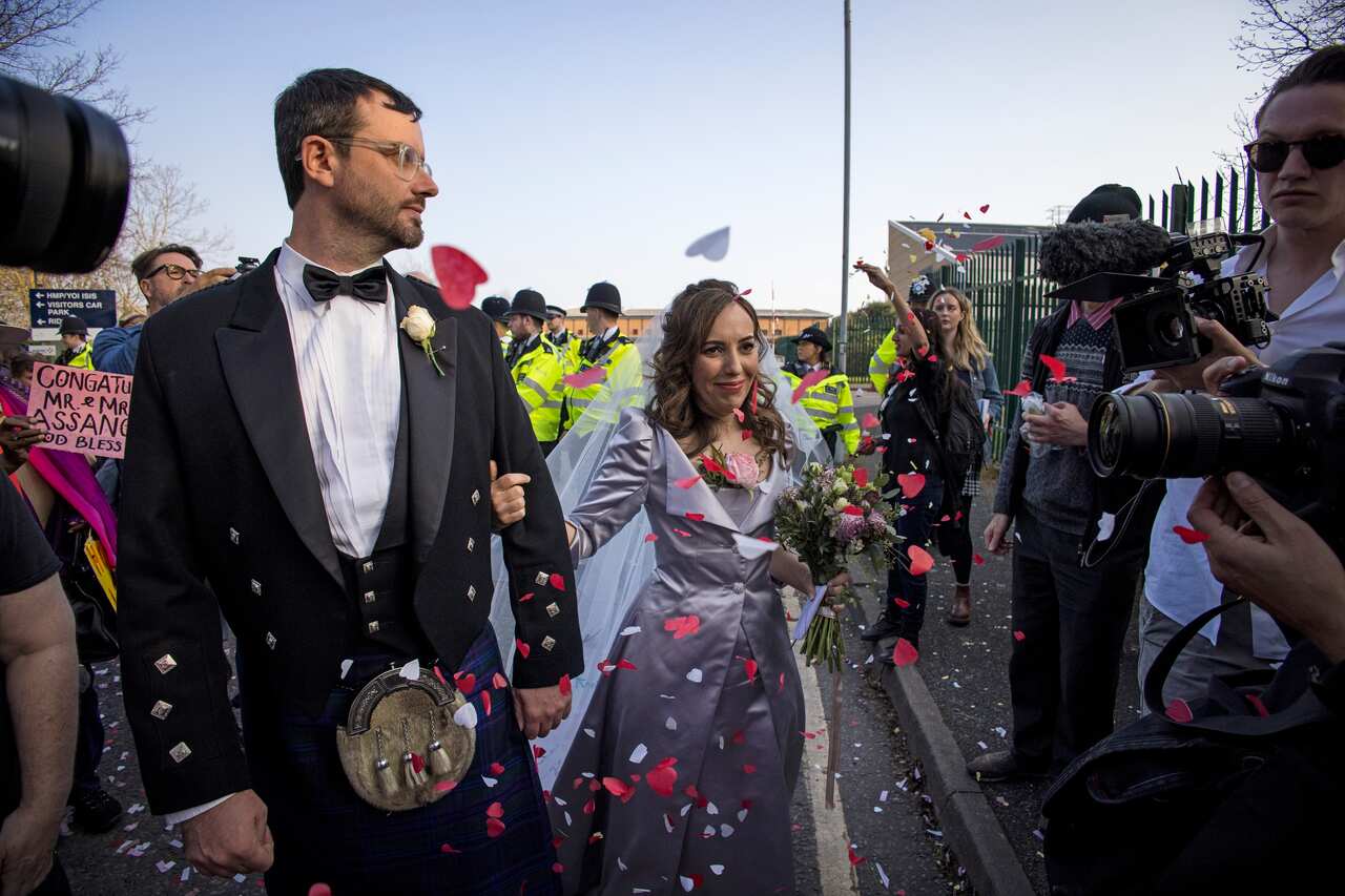 23/03/2022. London, UK. Bride STELLA MORIS is seen leaving HM Prison Belmarsh following her wedding to Wikileaks founder Julian Assange at Belmarsh Prison in Thamesmead, East London. The couple, who met when Assange was living in the Ecuadorian embassy in