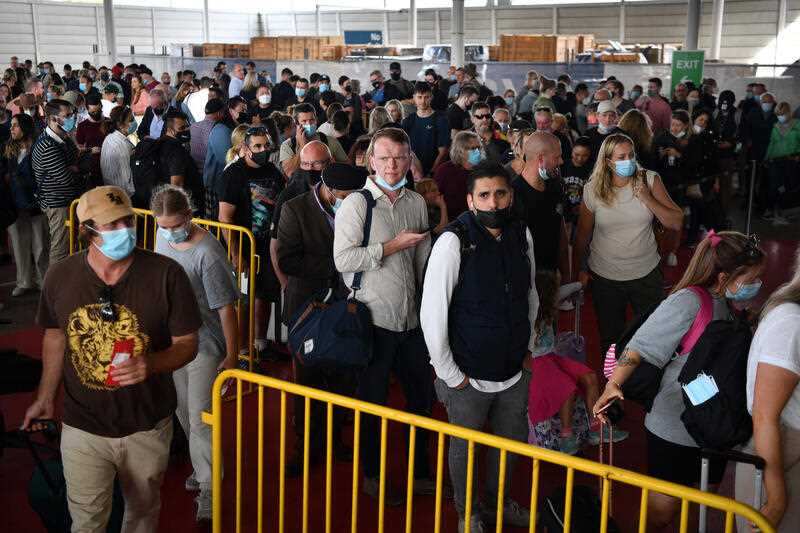  chaos at Sydney Airport jeopardises school holiday travel plans