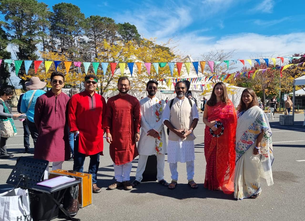 বাংলাদেশী ফোক গ্রুপের প্রোমোটার আঞ্জুমা খান বলেন, “বাংলাদেশী ফোক গ্রুপ ন্যাশনাল ফোক ফেস্টিভালে এবারই প্রথম অংশ নিল।"