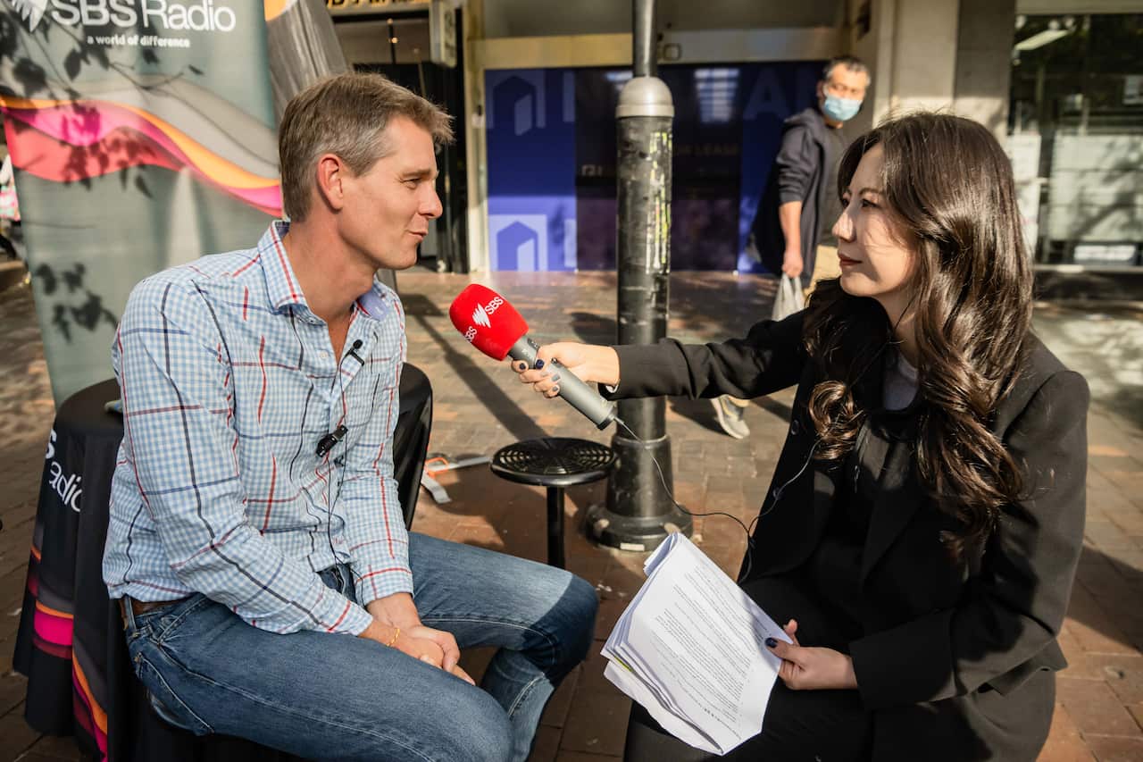 파라마타 노동당 앤드류 찰튼 후보와 SBS 한국어 프로그램 나혜인 피디