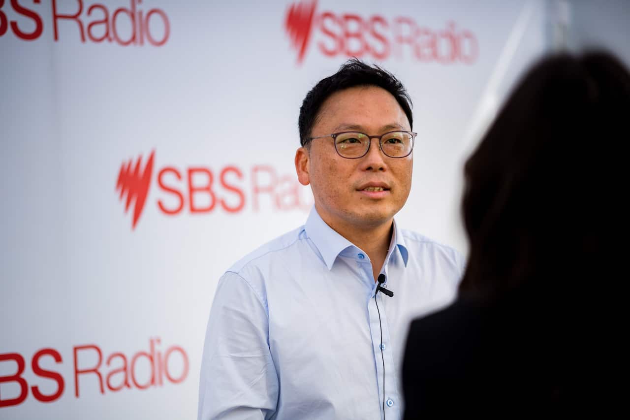 베넬롱 선거구 노동당의 제롬 락살 후보를 지지하는 라이드 카운슬 한국계 노동당 송강호 시의원 