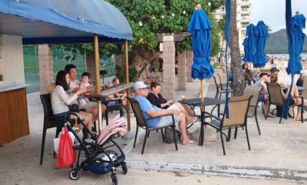 A photo which purportedly shows the PM in Hawaii on Saturday morning (Australia time).