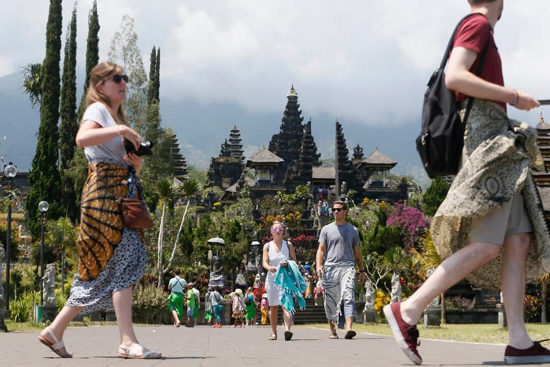 A government decree is being prepared to regulate temple visits on the island of Bali.