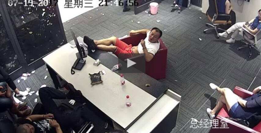 Australian brokerage worries for staff held hostage in Shanghai