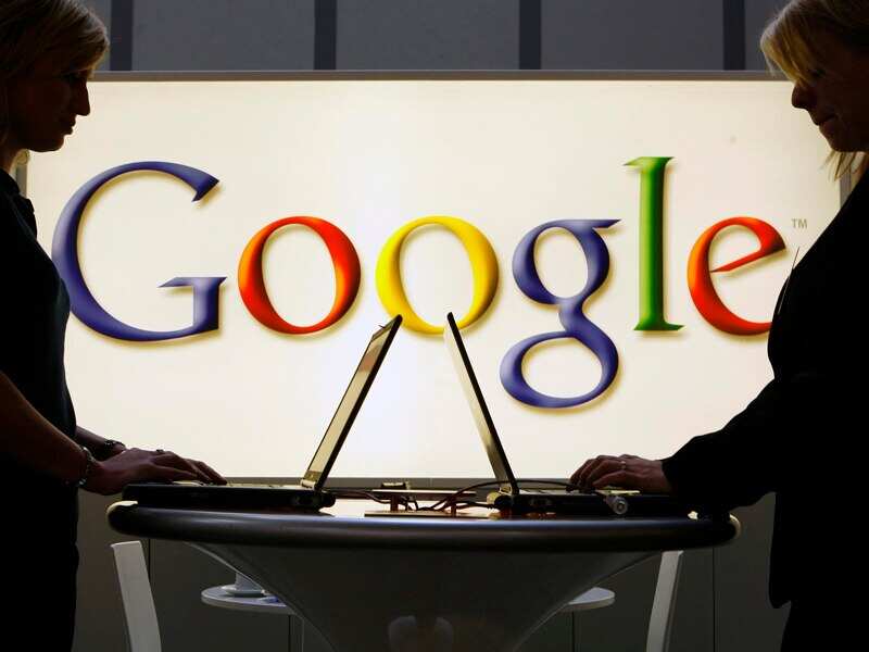 Spain's data protection watchdog has fined Google for "serious violations" of users' privacy.